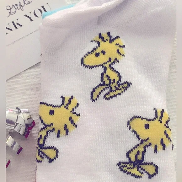 Peanuts Woodstock Women's No Shows Socks NEW size 4-10 unisex white yellow - Picture 3 of 8